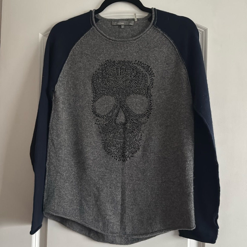 Skull 100% Cashmere Sweater with Crystals
